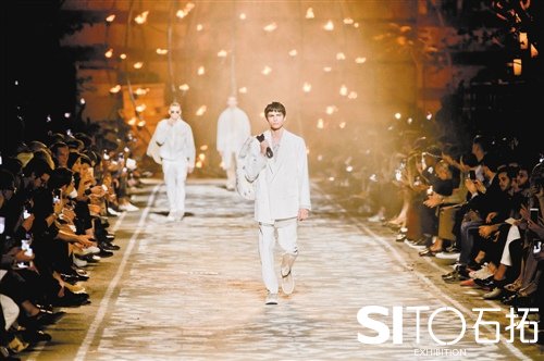 2018春夏男装周秀场遇“冷” 展会切“热” 年轻化娱乐化持续
